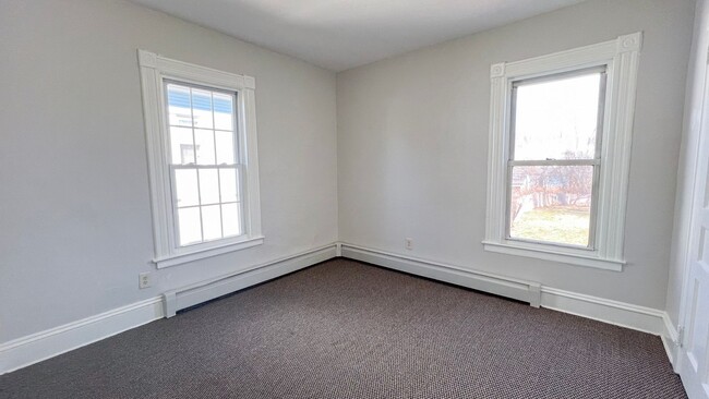 Building Photo - Remodeled Single Family House