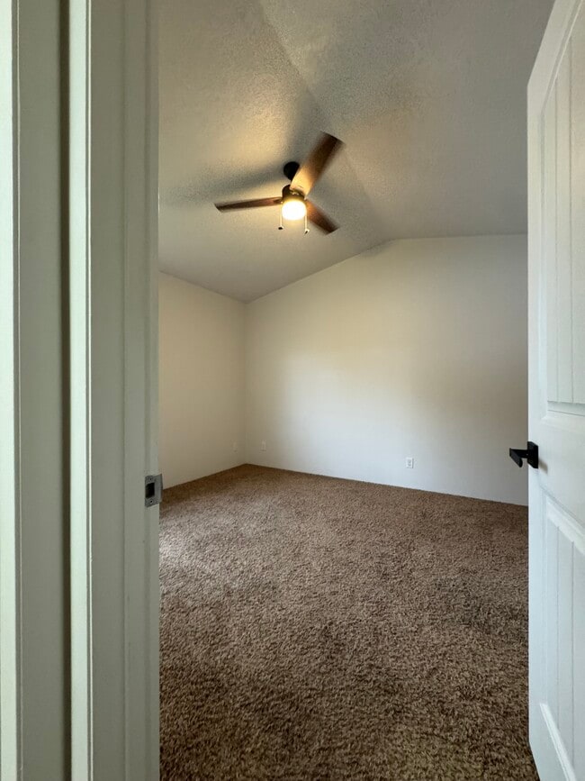 Building Photo - 6515 Butte St