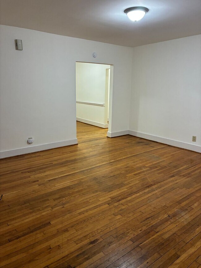 Building Photo - 3326