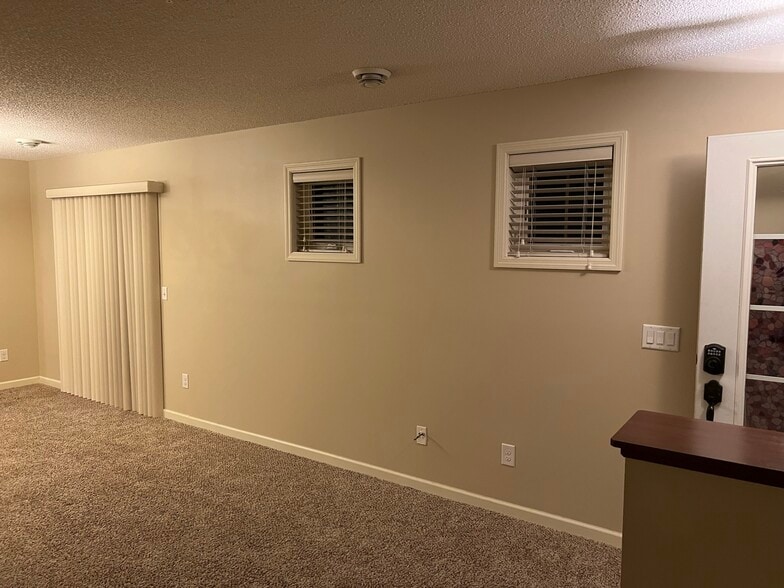 Building Photo - 15600 60th Ave N