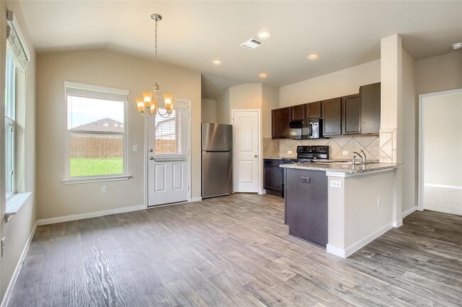 Building Photo - 102 Sulphur River Lp