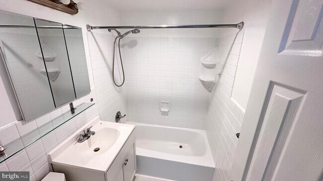 Building Photo - 4600 Duke St