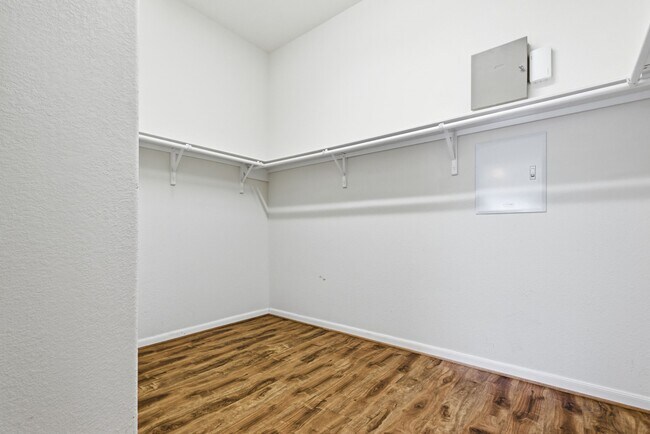 Building Photo - 1810 Nantz Ln