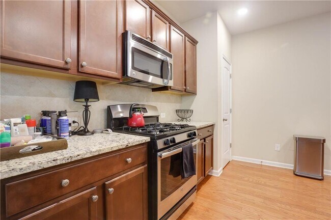 Building Photo - 5820 Shiloh Woods Dr