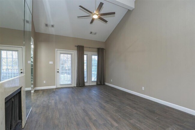 Building Photo - 16800 Sugar Pine Dr