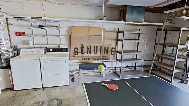 Building Photo - 2 Story 3Bd 2Ba Townhouse