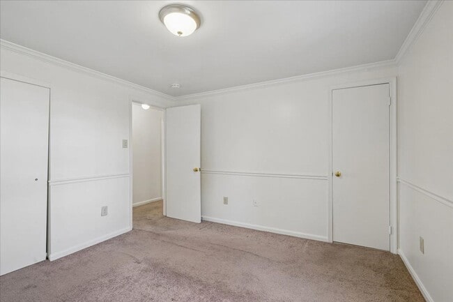 Building Photo - Immediate move-in at Goshen Village