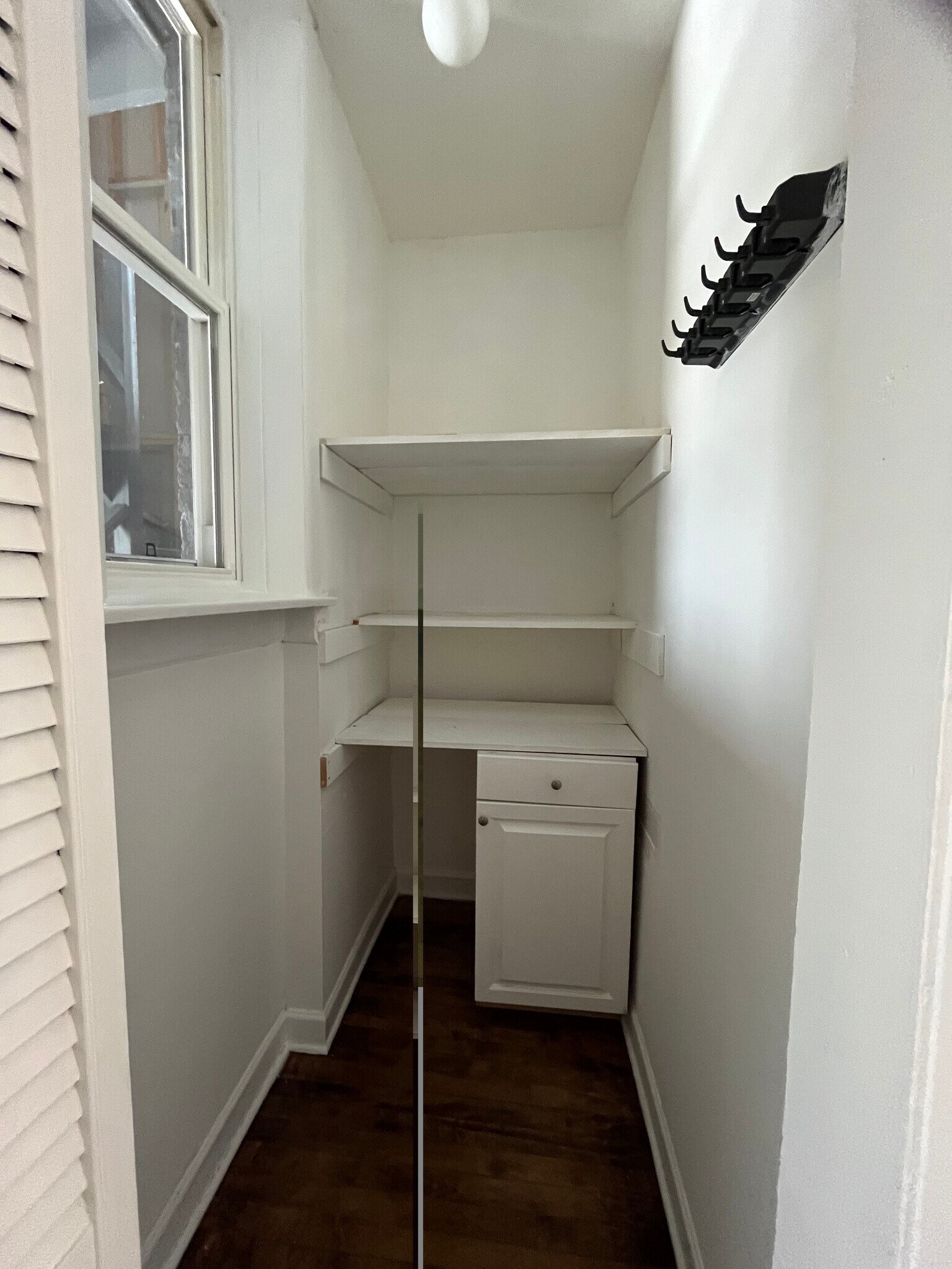 Building Photo - 2338 N Avers Ave