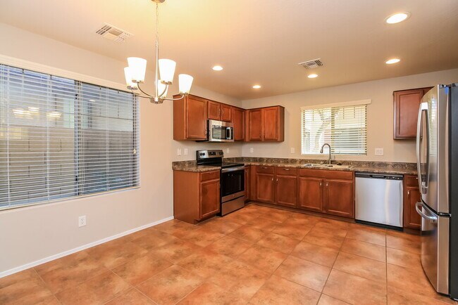 Building Photo - 2456 E Vermont Dr