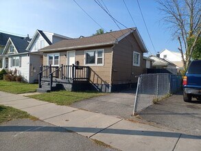 Building Photo - 2738 Pierce Ave
