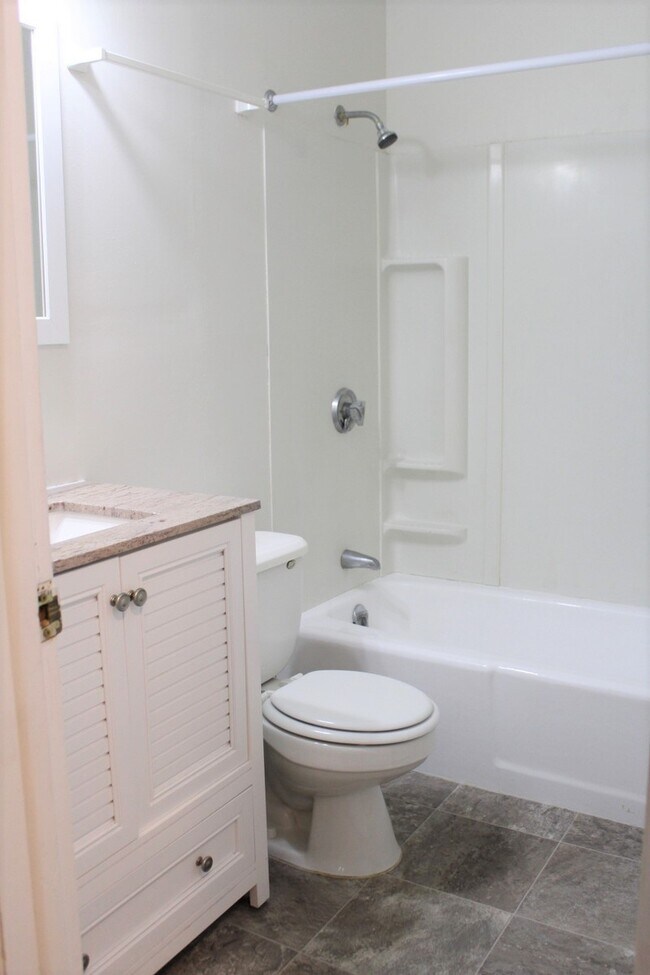 Building Photo - 10 Belchertown Rd