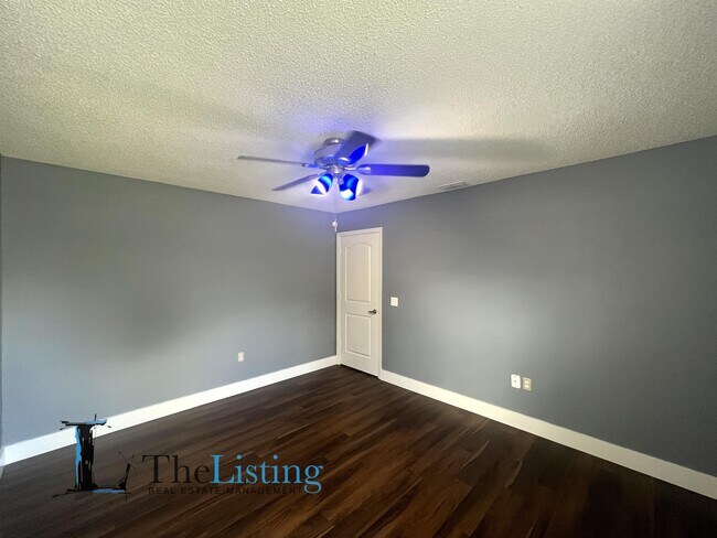 Building Photo - 444 Long Pine Dr