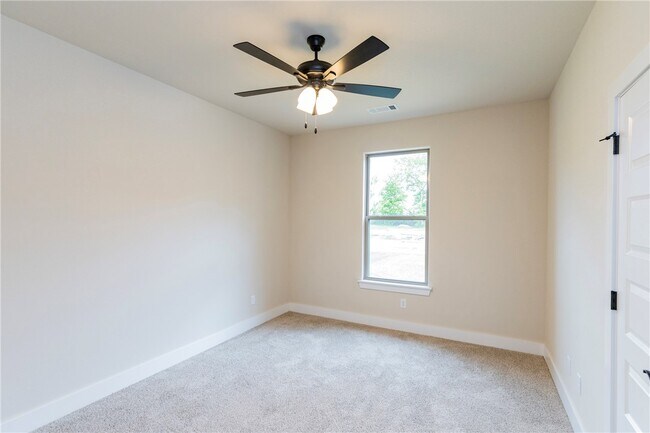 Building Photo - 2104 Dagan St