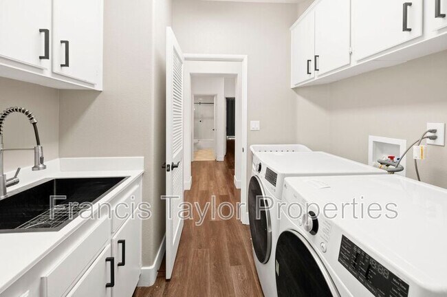 Building Photo - 285 Oak Valley Ln