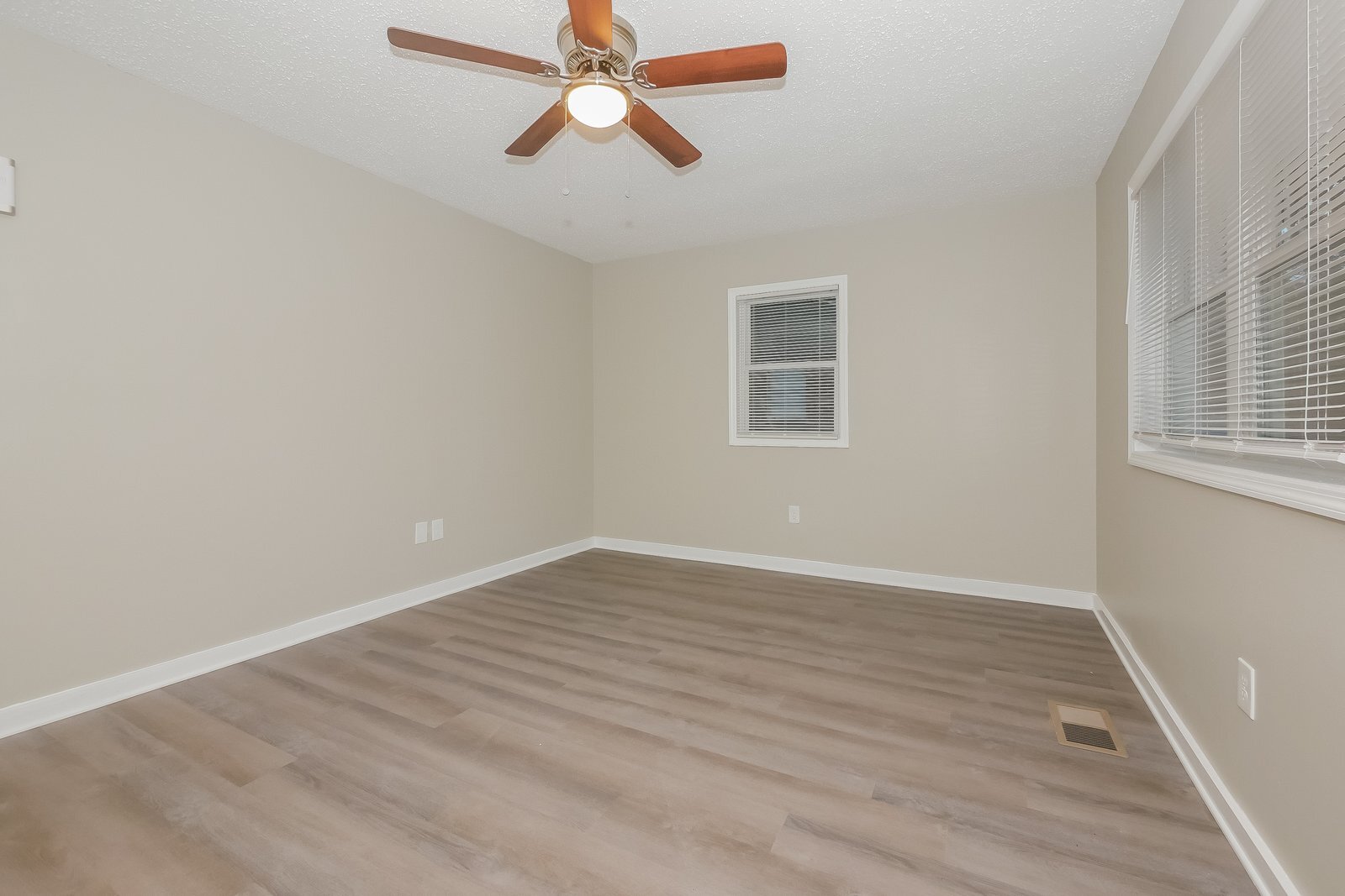 Building Photo - 341 Johns Rd