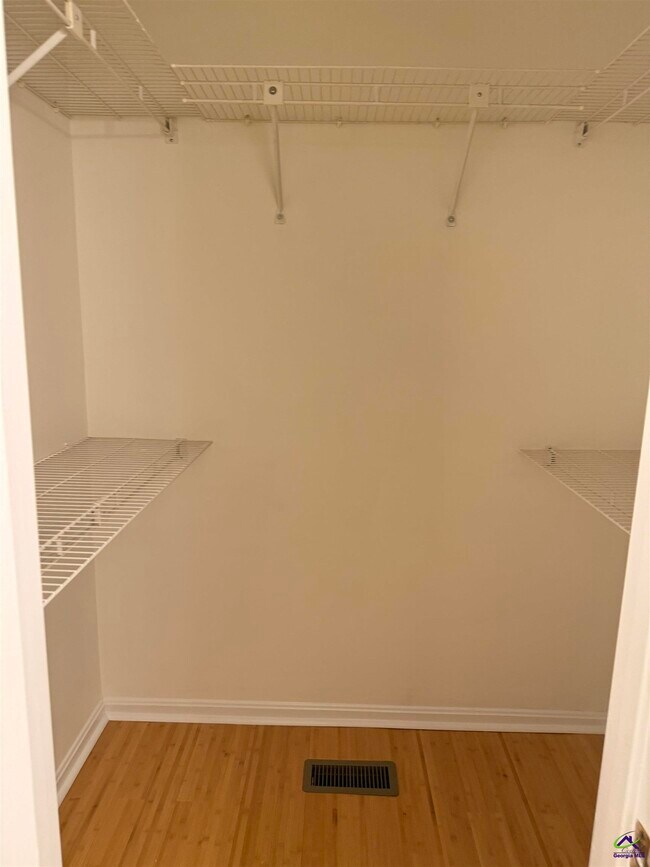 Building Photo - 421 Granada Terrace