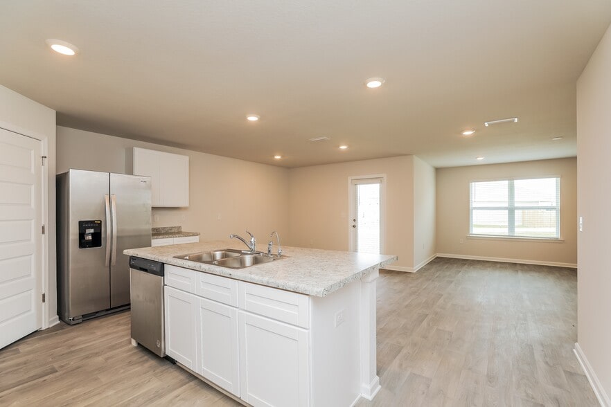 Building Photo - 5812 Tiagra Dr