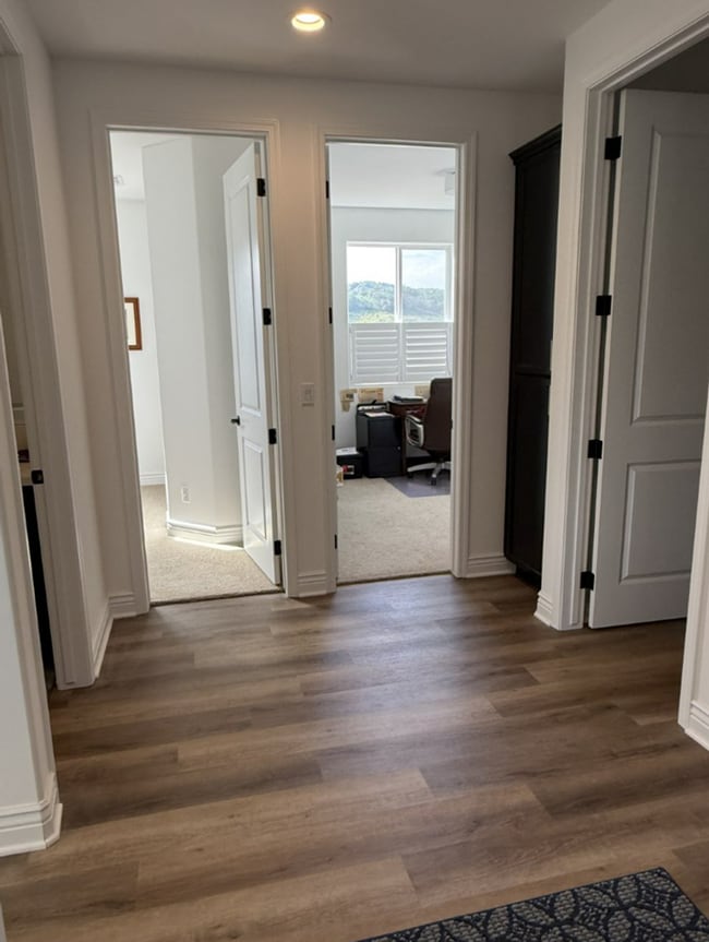 Building Photo - Gorgeous 4 bed, 2.5 bath in the Rice Ranch Community