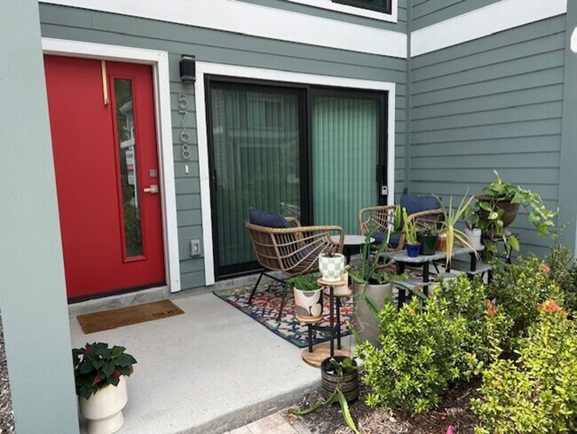 Building Photo - 2 bedroom / 2.5 bath new construction available now!