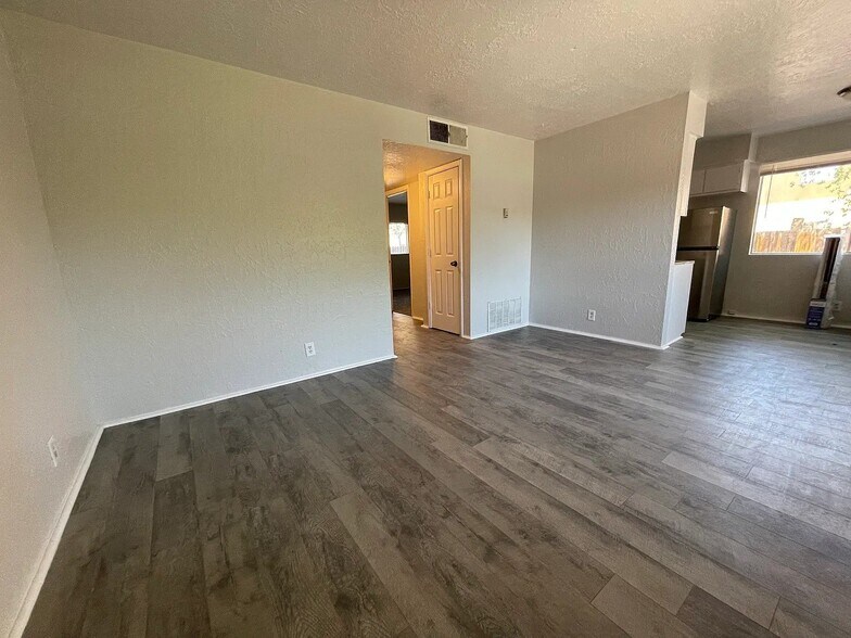 Building Photo - 405 Dorado Ct SE