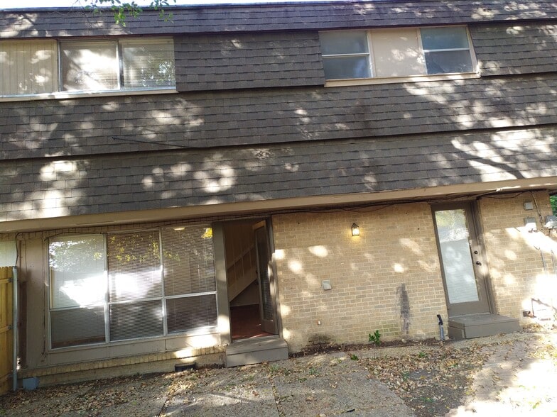 patio - 7618 Village Trail Dr