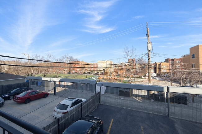 Building Photo - 6621 S Ingleside Ave