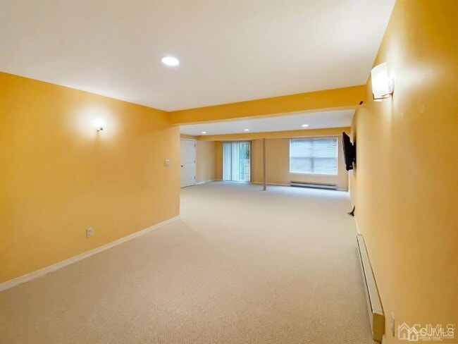 Building Photo - 48 Berkshire Way