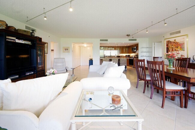 Building Photo - 2480 Presidential Way