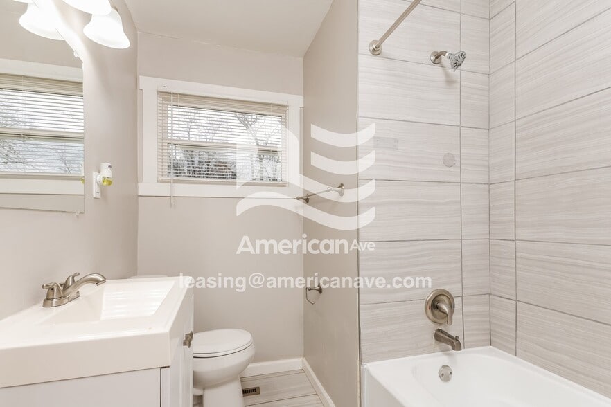 Building Photo - 3921 Palmerston Ave