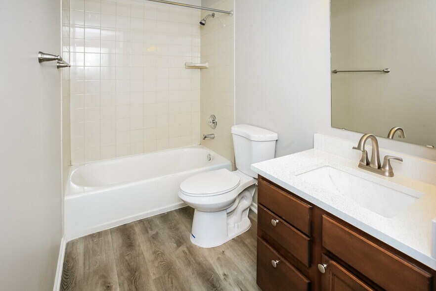 Building Photo - 1445 Bluestem Dr