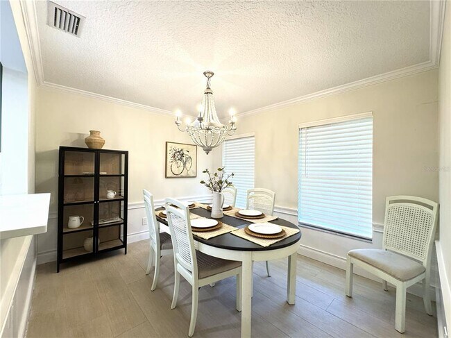 Building Photo - 1004 SE 5th Ave