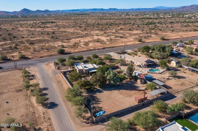 Building Photo - 37005 N 7th St