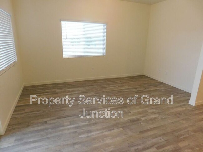 Building Photo - 658 Brookwillow Loop