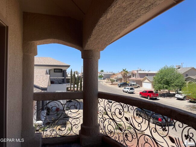 Building Photo - 12828 Tierra Ayala Dr