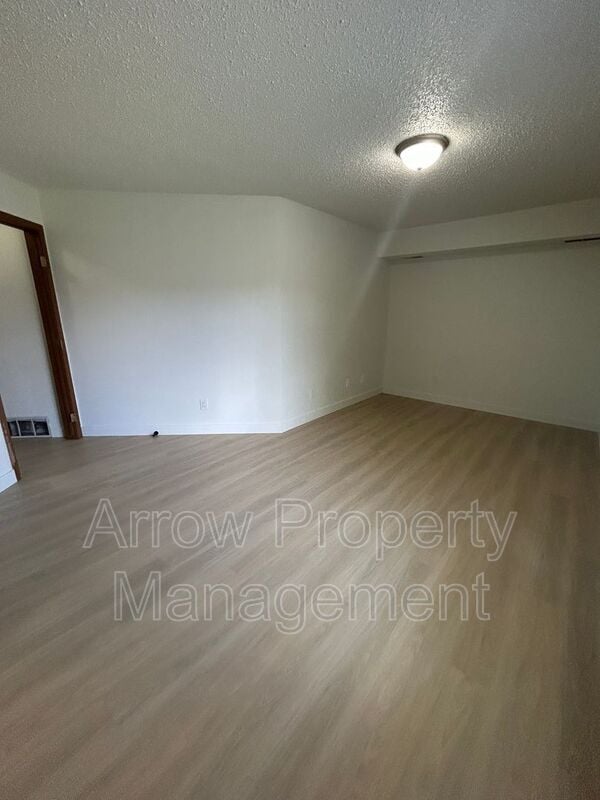 Building Photo - 205 E Arbor Ave