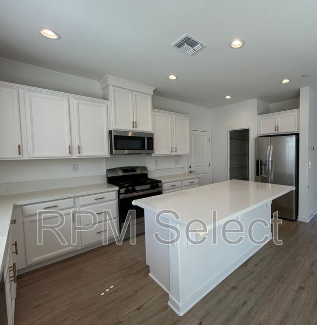 Building Photo - 772 Carnation Dr