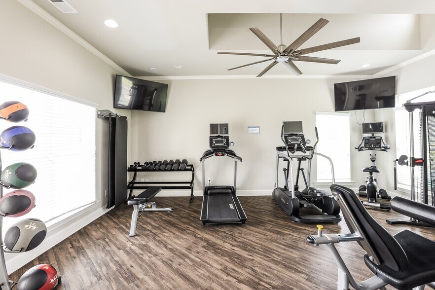 Building Photo - 91 Hidden Oak Dr