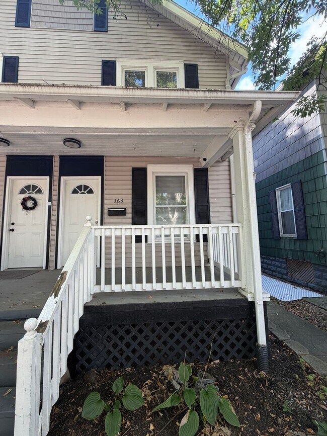 Building Photo - Charming 2 Bed, 2 Bath Home Near German Vi...