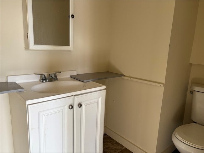 Building Photo - 43 Spruce St