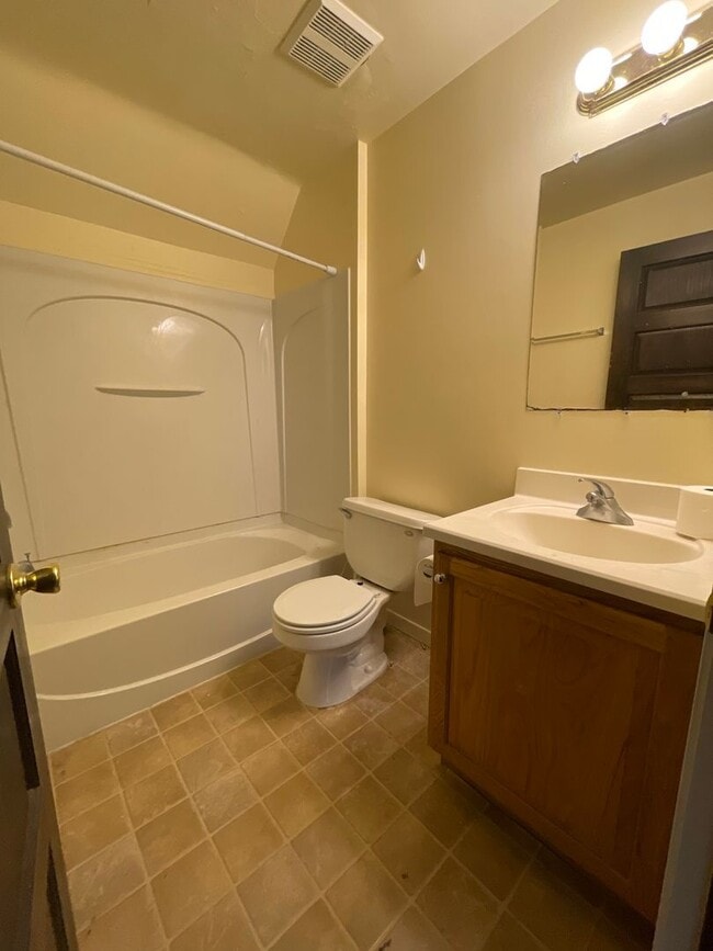 Building Photo - 410 E William St