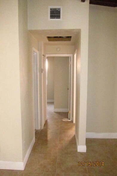 Building Photo - 3701 SW 48th Ave