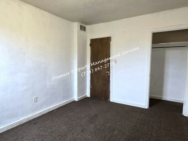 Building Photo - 717 New Castle St