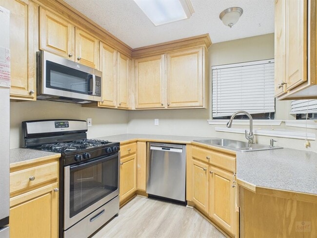 Building Photo - 14405 Tiffer Ln