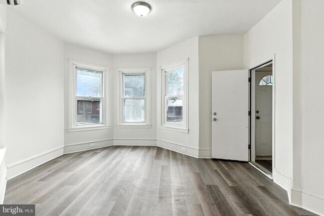 Building Photo - 22 N 53rd St