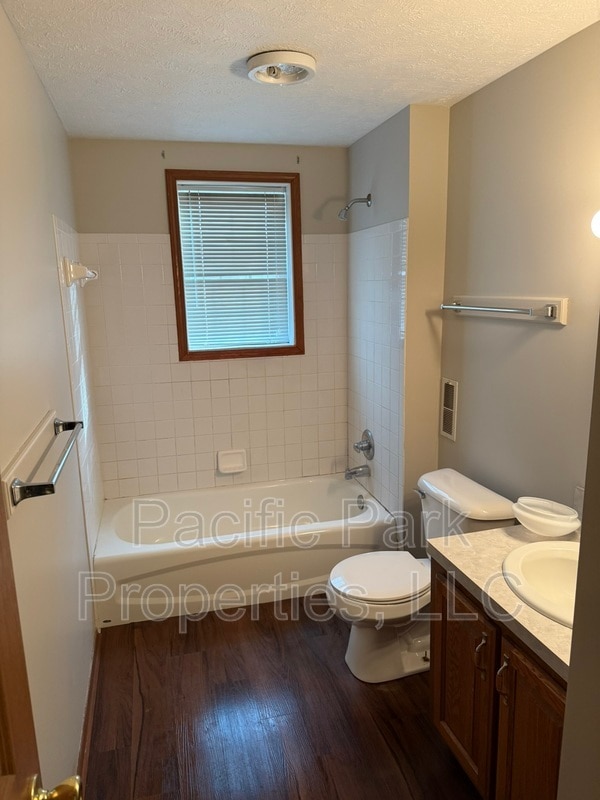 Building Photo - 1010 W 30th St