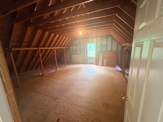 Building Photo - BOGART HOME | 4BD 3.5B