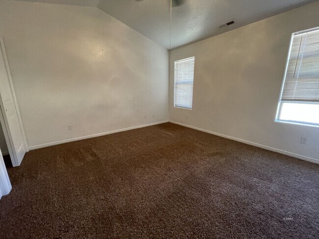 Building Photo - 555 W Johnson Dr