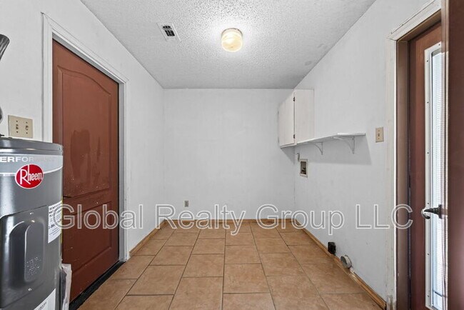 Building Photo - 138 Bobolink Dr