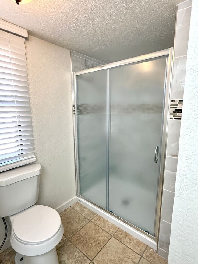 Building Photo - Beautiful Home with Quiet Location