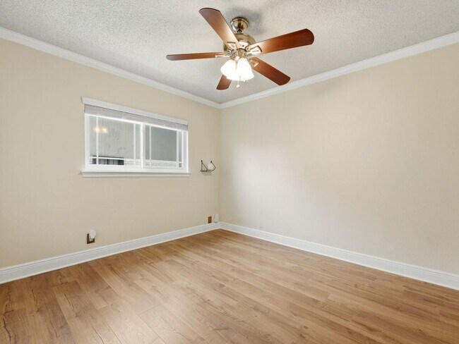 Building Photo - 1114 Churing Dr